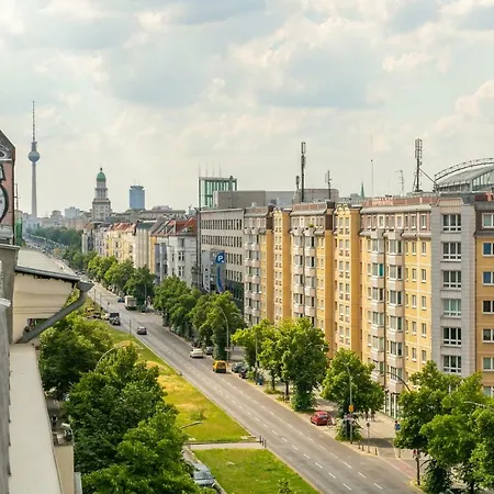 Holiday Frankfurter Allee 98 *